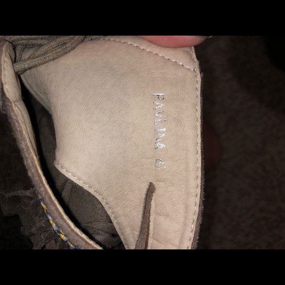 Heels - Picture 2 of 2